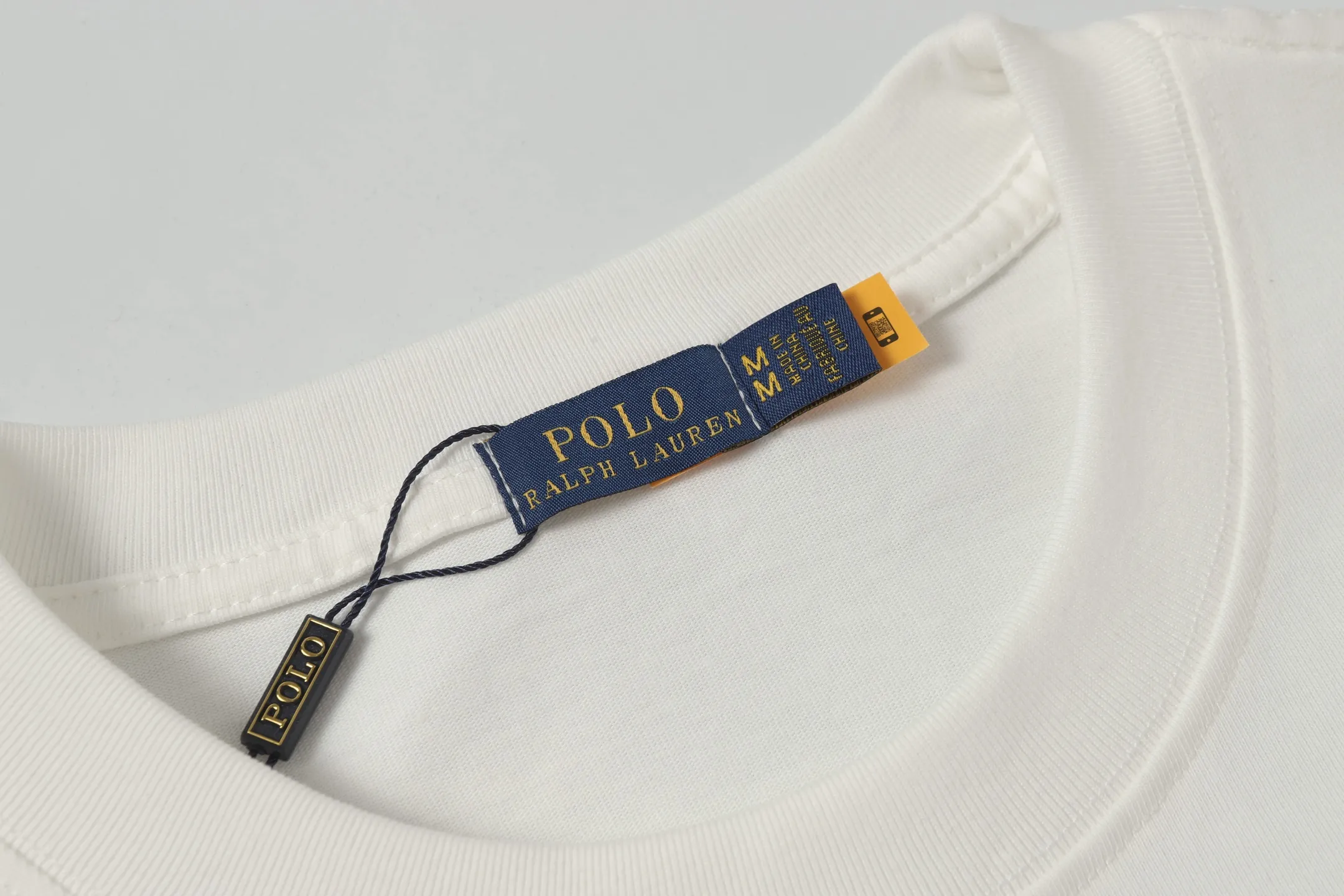 P130 Style number: A007 [Ralph Lauren classic classic printed round neck base ✅270g double yarn fabric, custom-woven and dyed threads ✅Original stickers Scan the QR code to enter the official website ✅Large version, loose and stylish, can wear up to 210 pounds Color: black, white, navy, dark gray, light gray Size: S-XL
